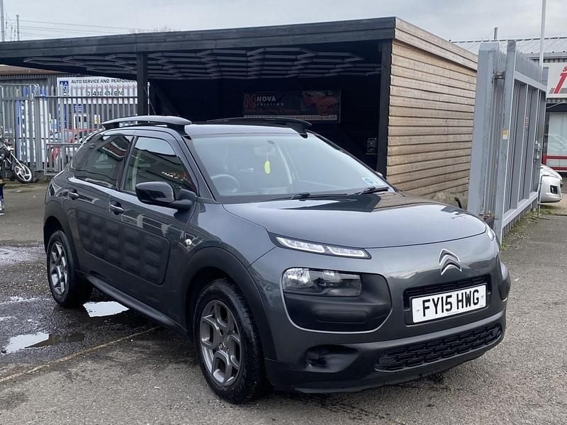 Used Citroën C4 Cactus Feel 100 HP (73 kW) 2015 Grey Hatchback