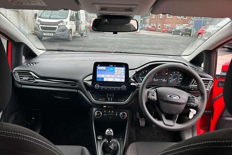 Gebraucht Ford Fiesta Trend 99 PS (72 kW) 2023 Rot Kleinwagen
