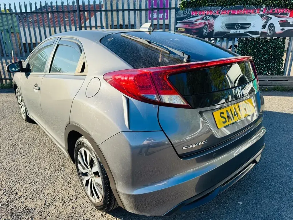 Begagnad Honda Civic SE Plus 120 HK (88 kW) 2014 Grå Halvkombi
