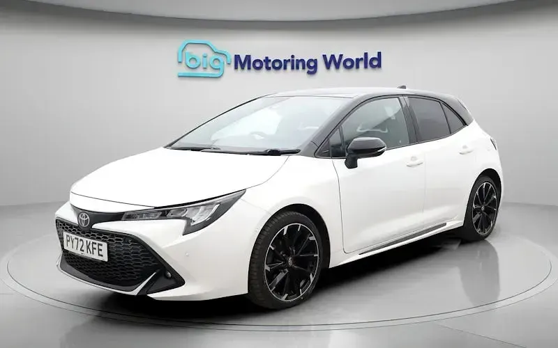 Used Toyota Corolla Sport 140 HP (102 kW) 2022 White Hatchback