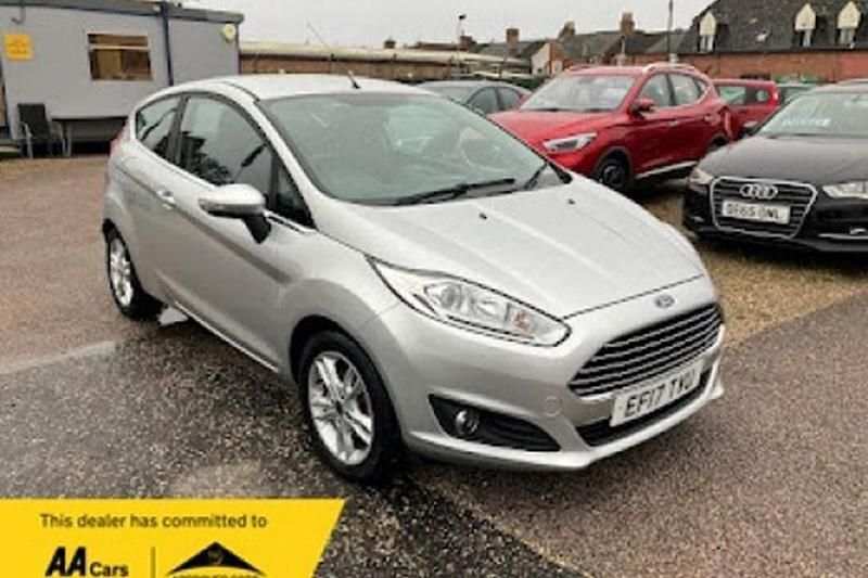 Silver Used 2017 Ford Fiesta Zetec Hatchback | £5,995 (Fair price) - Image 1/1