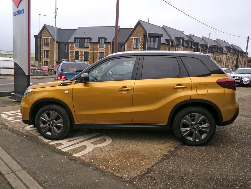 Used Suzuki Vitara SZ-T 2023 Gold/black two tone SUV