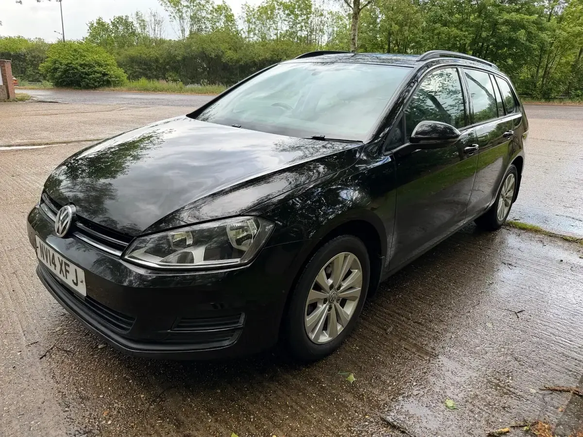 Used VW Golf VII SE 105 HP (77 kW) 2014 Black Estate