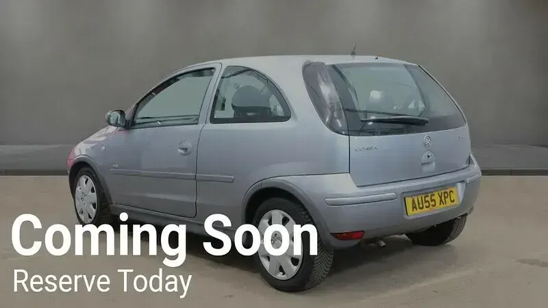 Used Vauxhall Corsa Design Edition 80 HP (58 kW) 2005 Silver Hatchback