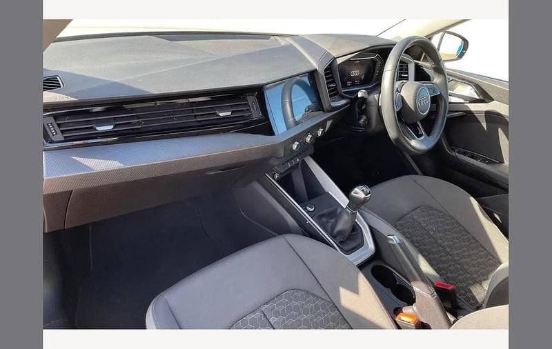 Used Audi A1 Sport 95 HP (69 kW) 2022 Shell white SUV