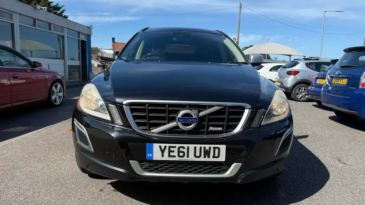 Used Volvo XC60 R-Design 163 HP (119 kW) 2011 Black SUV