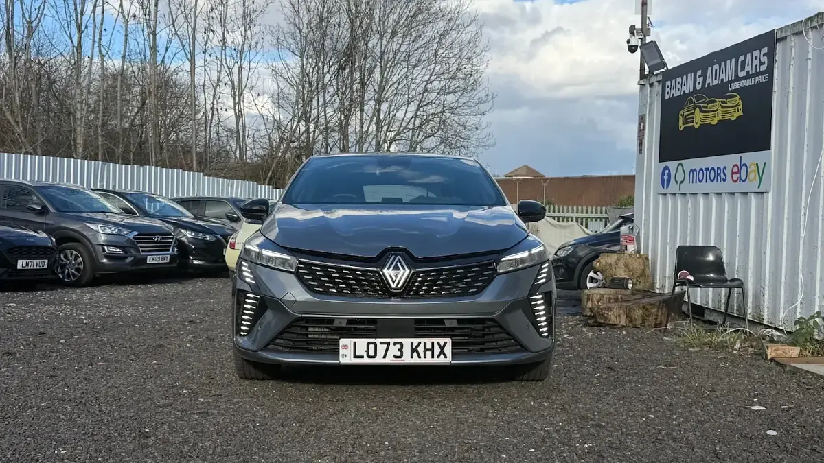 Used Renault Clio Techno 92 HP (67 kW) 2023 Grey Hatchback