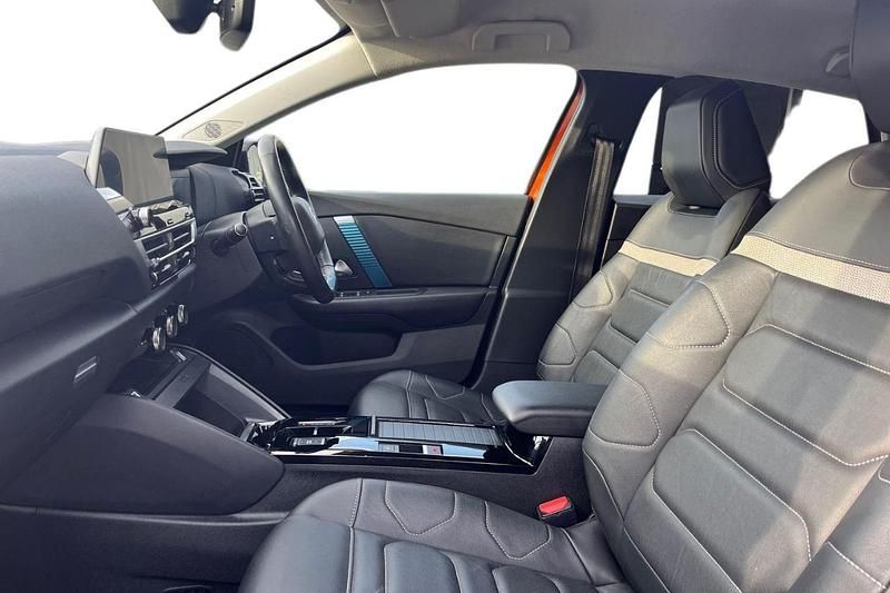 Used Citroën e-C4 Shine 100 kW (136 HP) 2022 Brown Hatchback