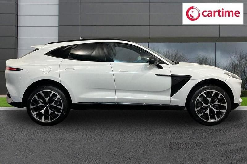 Used Aston Martin DBX 550 HP (404 kW) 2020 White SUV