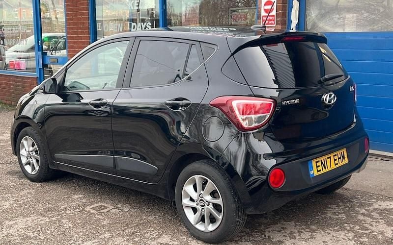 Used Hyundai i10 Premium 67 HP (49 kW) 2020 Hatchback