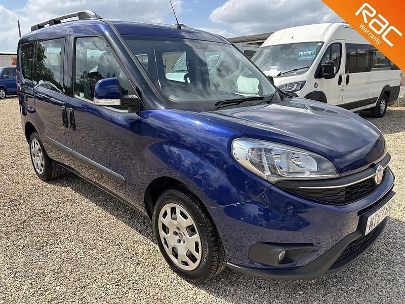 Used Fiat Doblò Easy 95 HP (69 kW) 2018 Blue MPV