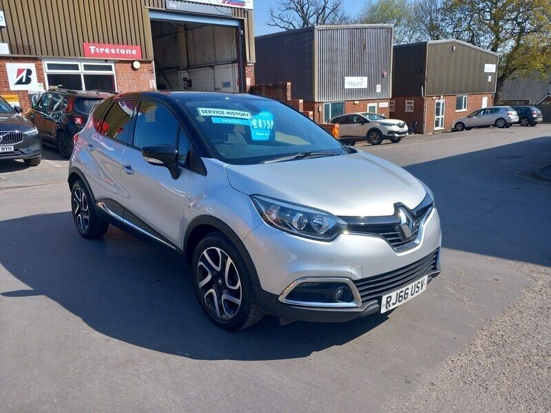 Silver black Used 2016 Renault Captur Dynamique SUV | £4,750 (Fair price) - Image 1/4