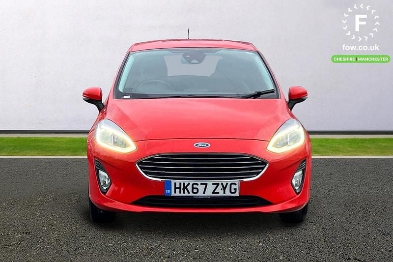Used Ford Fiesta Zetec 101 HP (74 kW) 2018 Red Hatchback