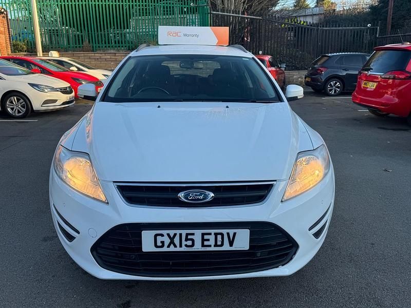 Used Ford Mondeo 140 HP (102 kW) 2015 White Hatchback