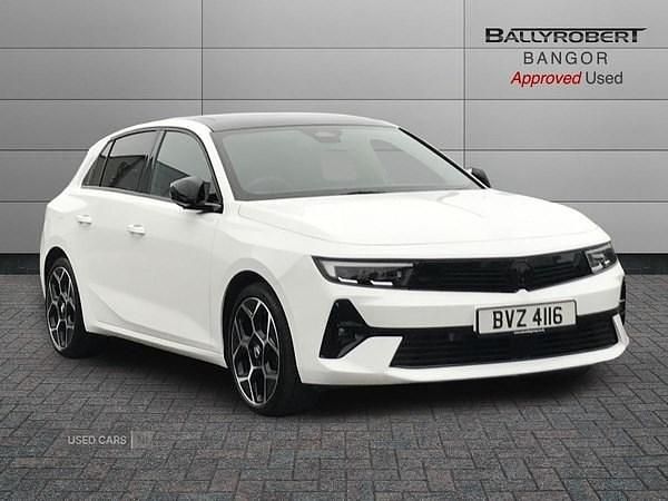 Used Vauxhall Astra Ultimate 130 HP (95 kW) 2024 White Hatchback