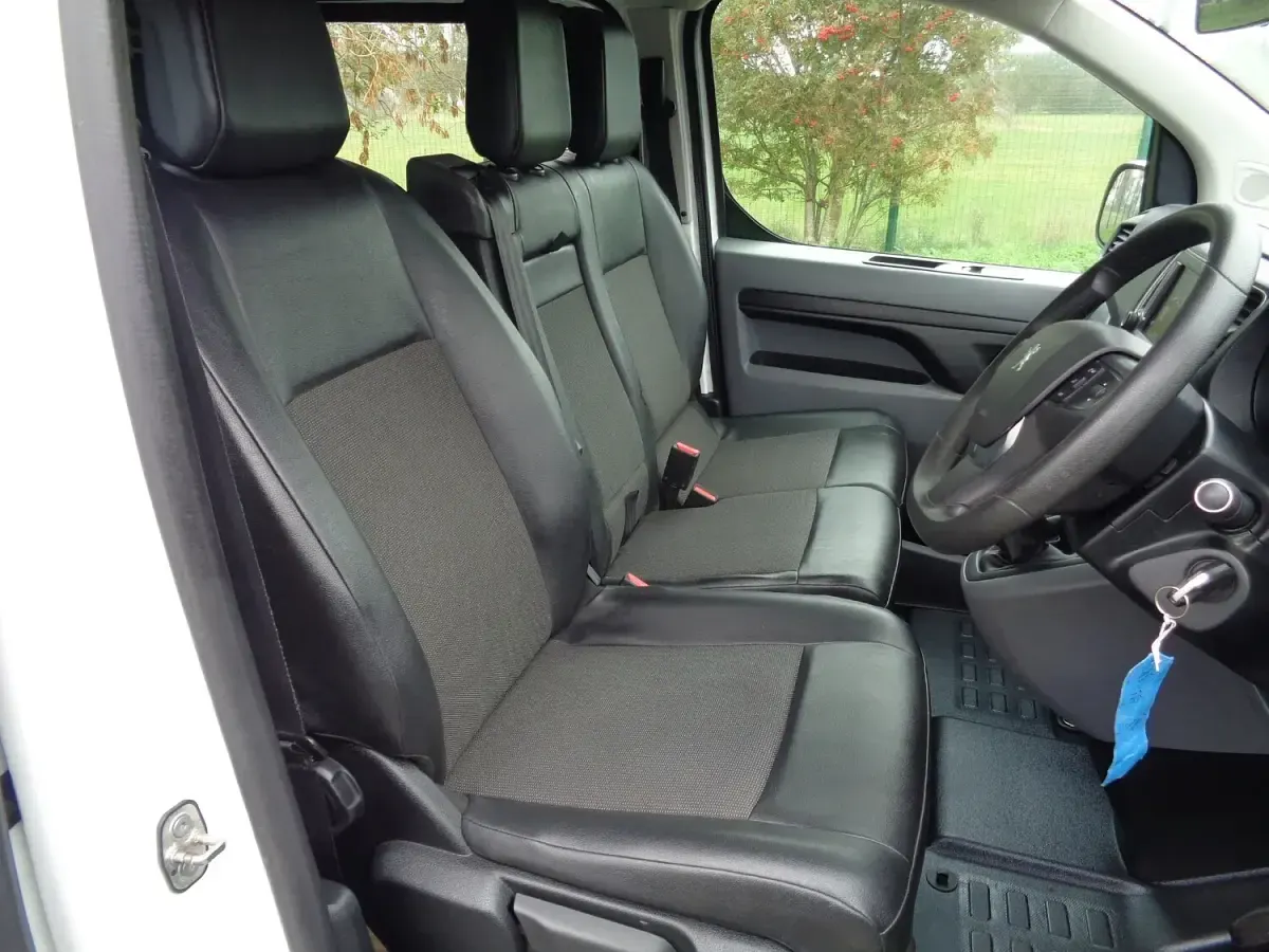 Used Peugeot Expert 100 HP (73 kW) 2020 White Van
