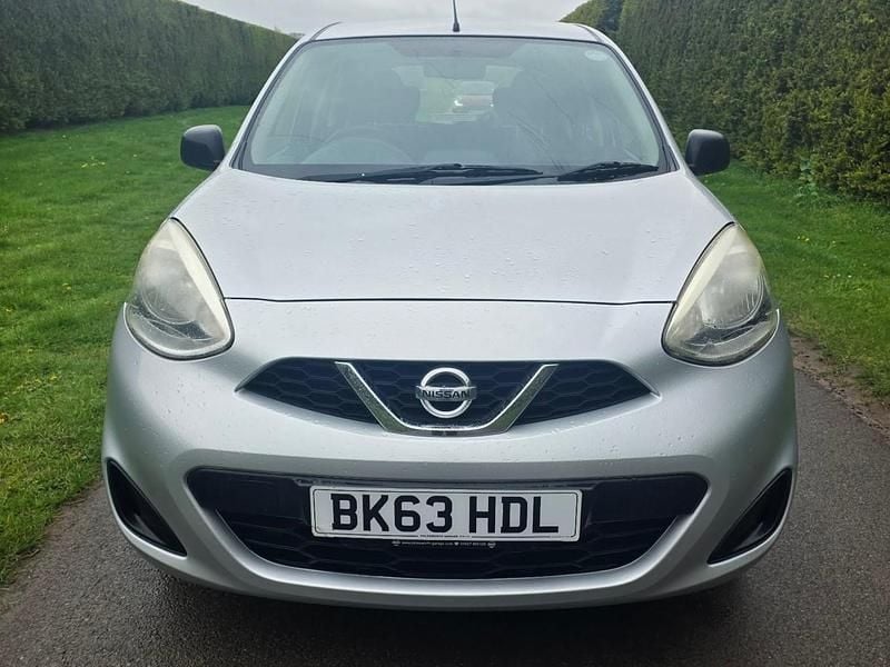 Begagnad Nissan Micra Visia 2013 Silver Halvkombi