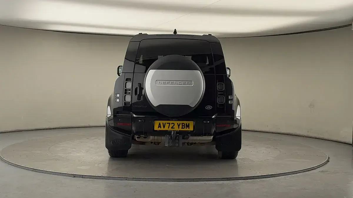 Used Land Rover Defender S 300 HP (220 kW) 2022 Santorini black SUV