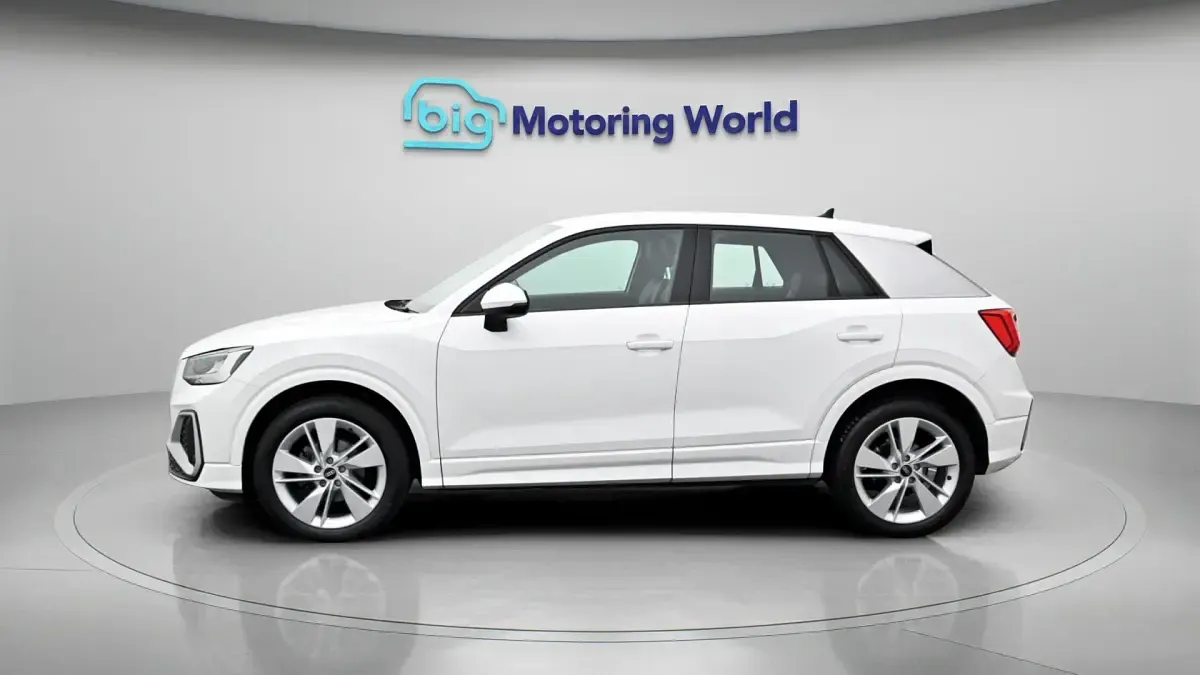 Used Audi Q2 S-Line 110 HP (80 kW) 2021 White SUV