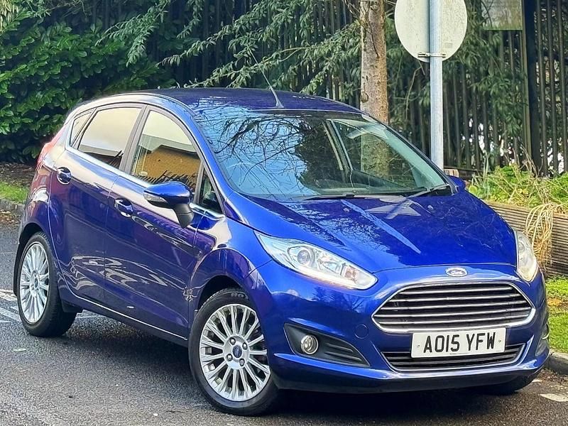 Usado Ford Fiesta Titanium 2015 Azul Utilitario