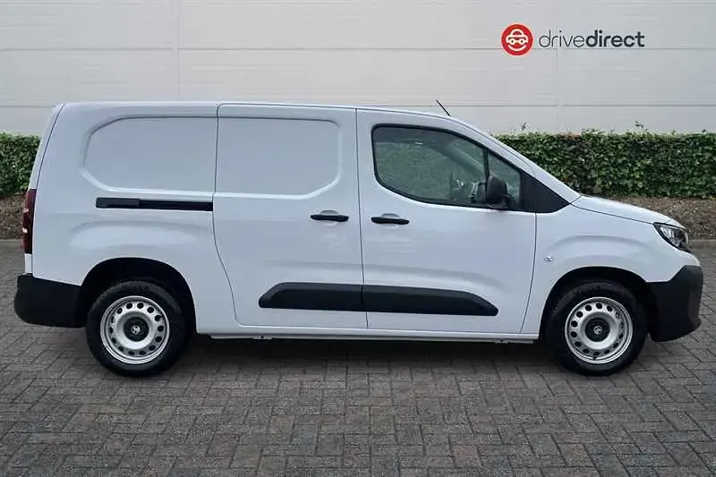 New Vauxhall Combo S 100 HP (73 kW) 2026 White MPV
