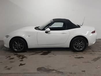Used Mazda MX5 132 HP (97 kW) 2019 White Cabriolet