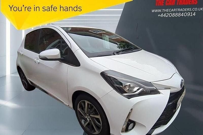 White Used 2018 Toyota Yaris Hybrid Hatchback | £10,988 (Fair price) - Image 1/1