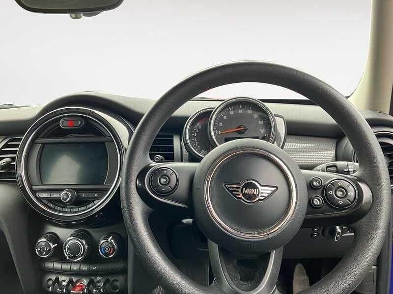 Używany Mini Cooper Hatch 2019 Niebieski Hatchback