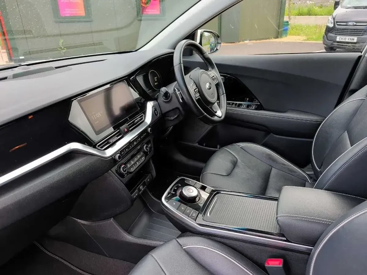 Used Kia Niro 150 kW (204 HP) 2020 White SUV