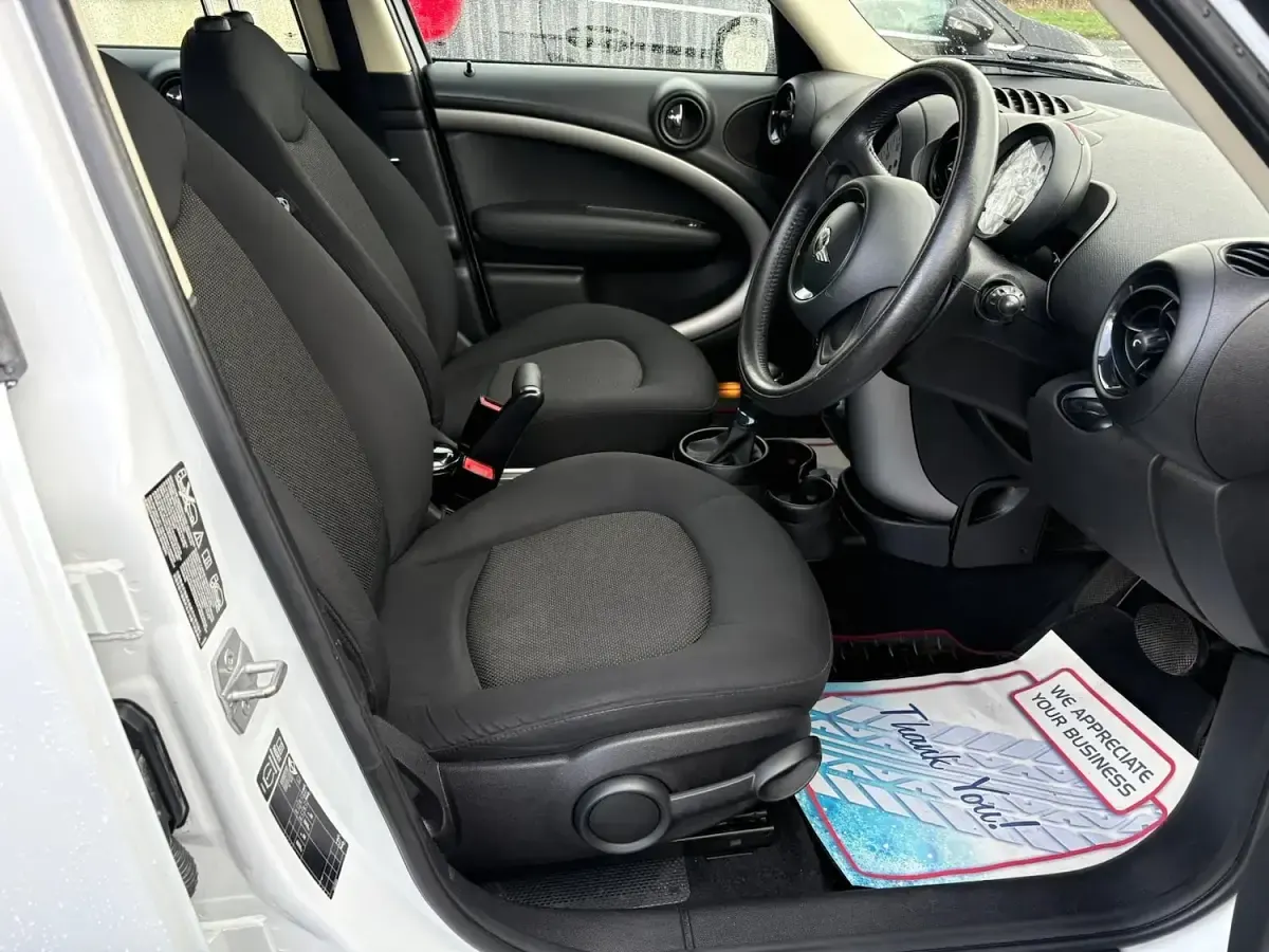 Used Mini Cooper D 112 HP (82 kW) 2014 White Hatchback