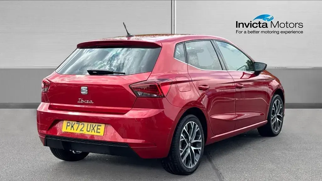 Used Seat Ibiza XCELLENCE Lux 110 HP (80 kW) 2022 Desire red metallic Hatchback