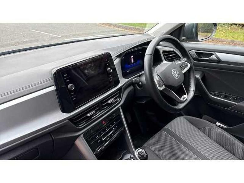 Used VW T-Roc Life 150 HP (110 kW) 2024 Indium grey metallic SUV