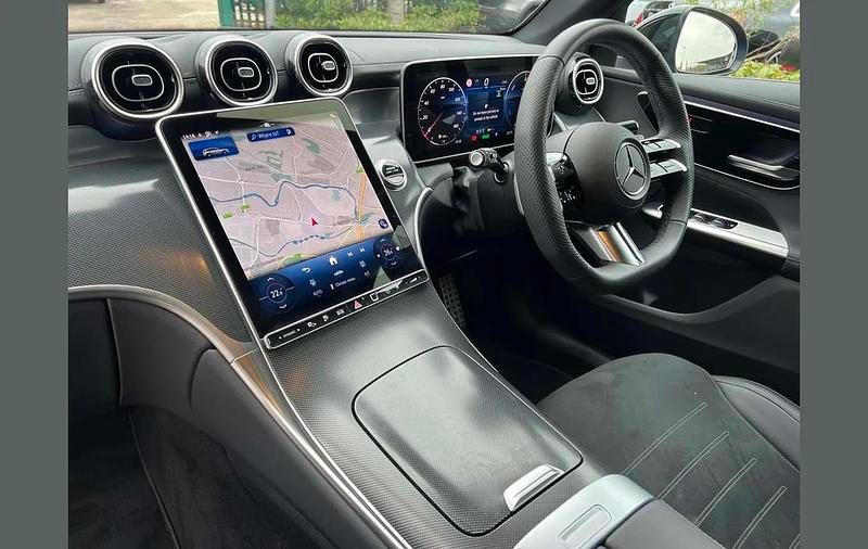 Used Mercedes GLC300e Urban 308 HP (226 kW) 2025 Blue SUV