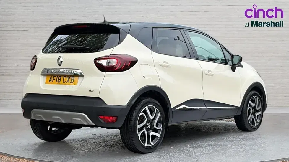 Used Renault Captur Dynamique 90 HP (66 kW) 2018 White SUV