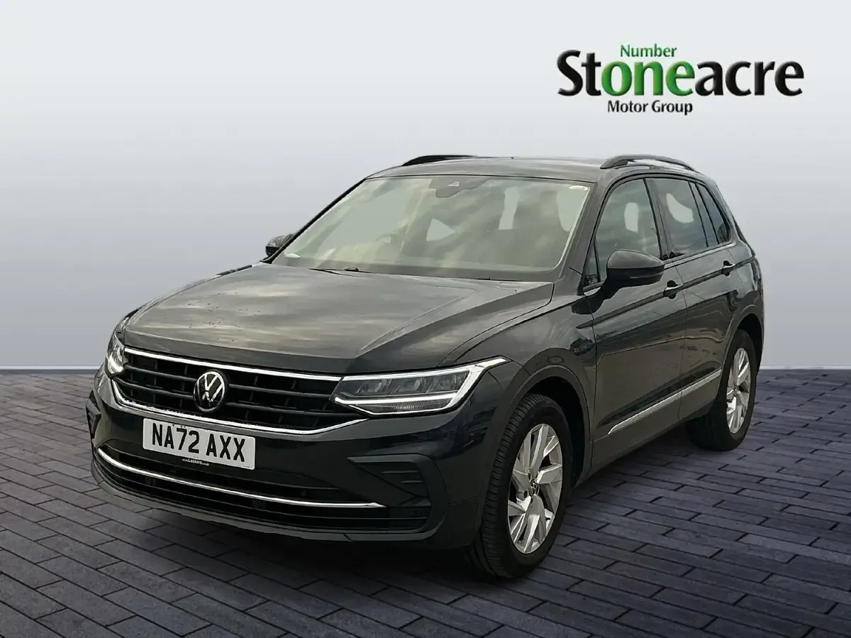 Begagnad VW Tiguan Life 150 HK (110 kW) 2022 Grå SUV