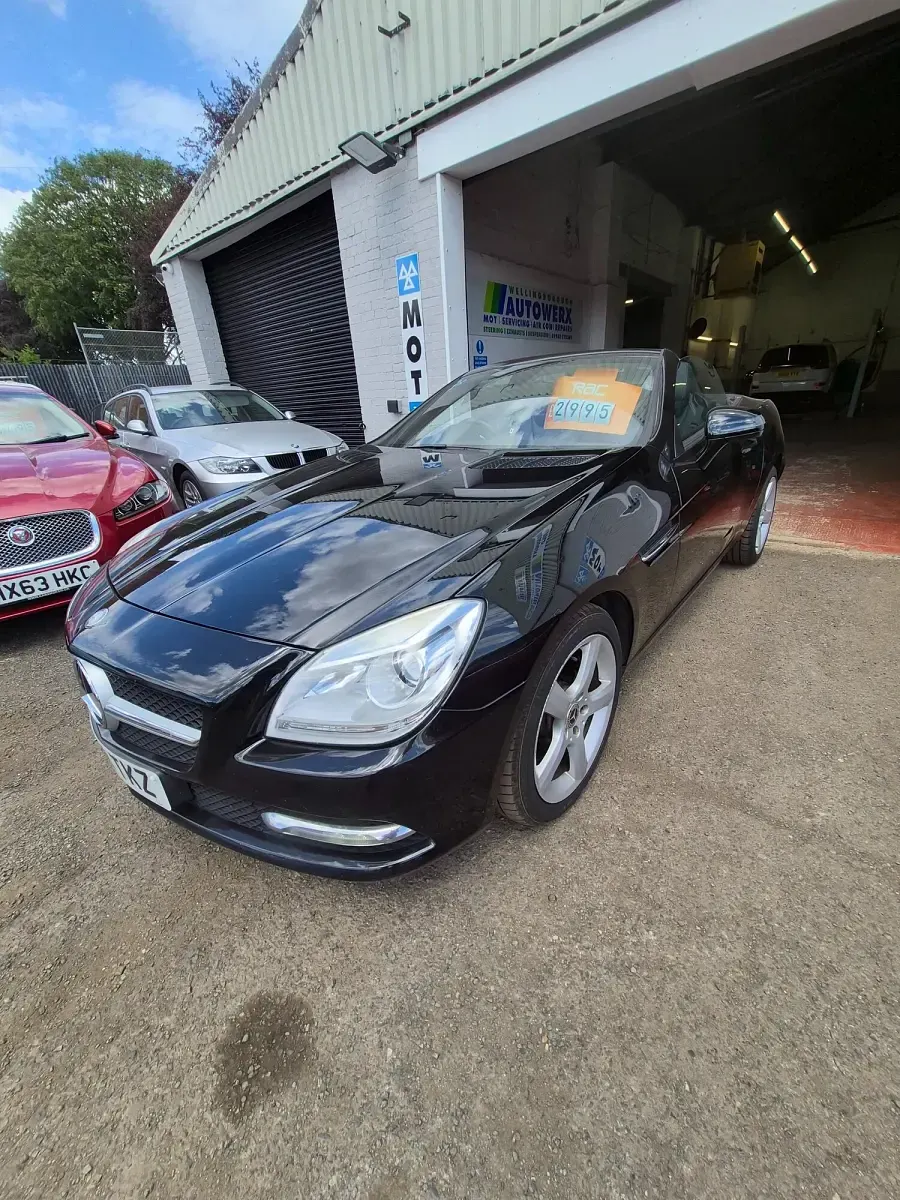Used Mercedes SLK250 204 HP (150 kW) 2012 Black Cabriolet