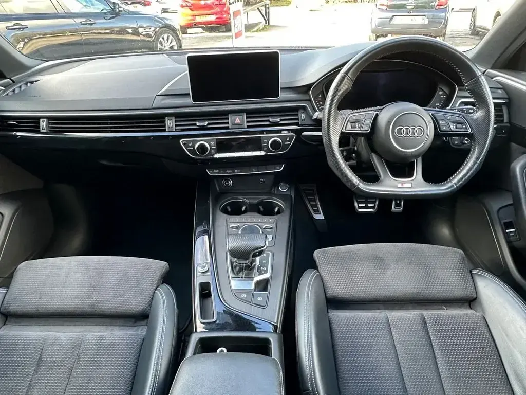 Used Audi A4 Black Edition 190 HP (139 kW) 2018 White Estate