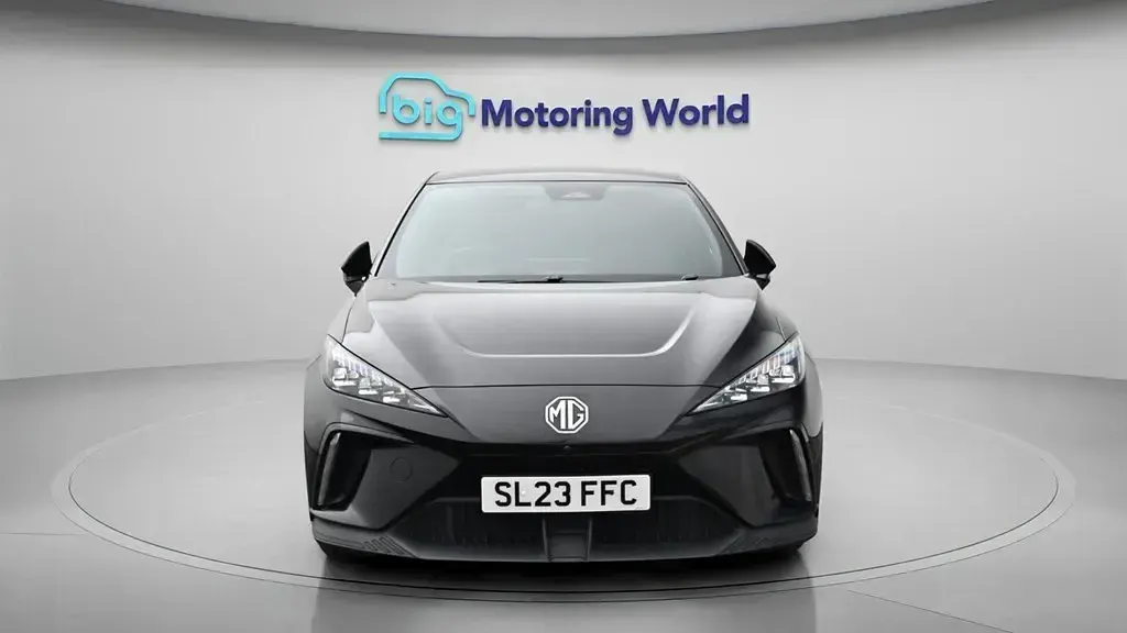 Begagnad MG MG4 EV Trophy 319 kW (435 HK) 2023 Halvkombi