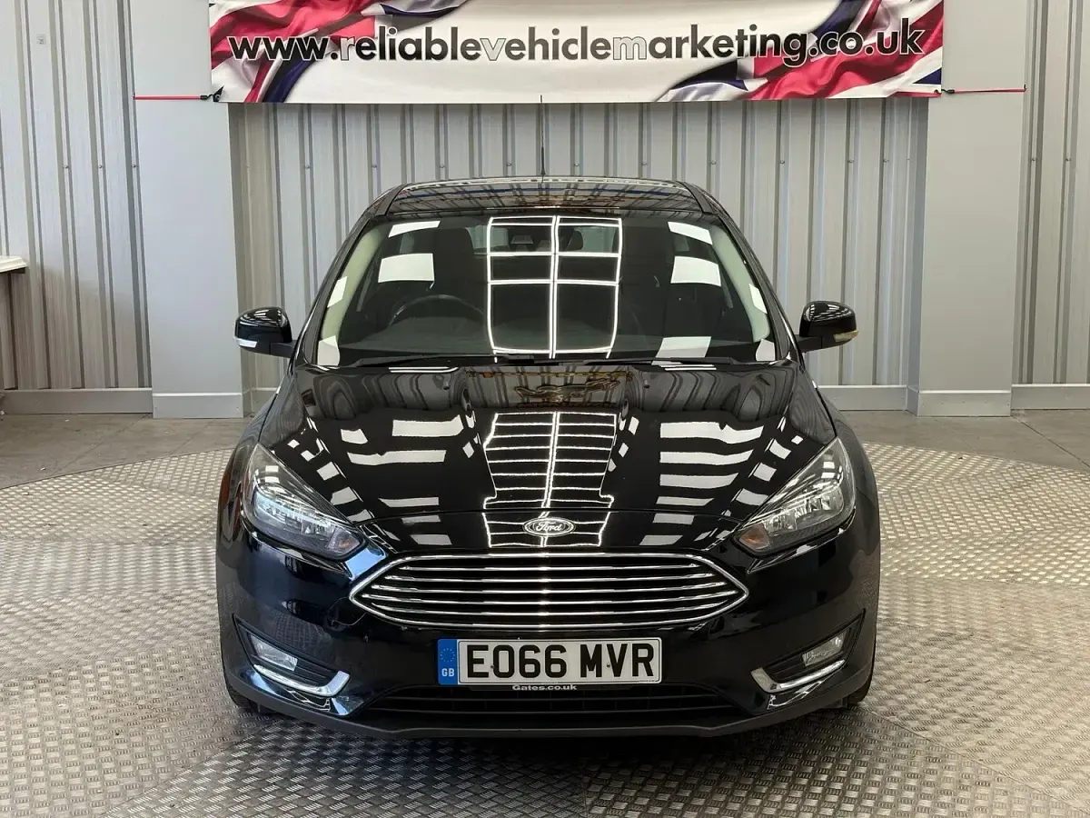 Used Ford Focus Titanium 125 HP (91 kW) 2016 Black Hatchback
