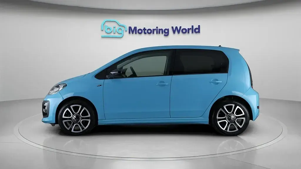 Begagnad VW up! R-line 65 HK (47 kW) 2023 Blå Halvkombi