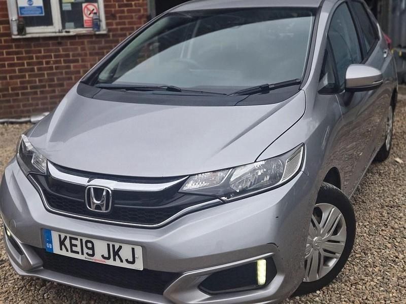 Begagnad Honda Jazz S 2019 Silver Halvkombi