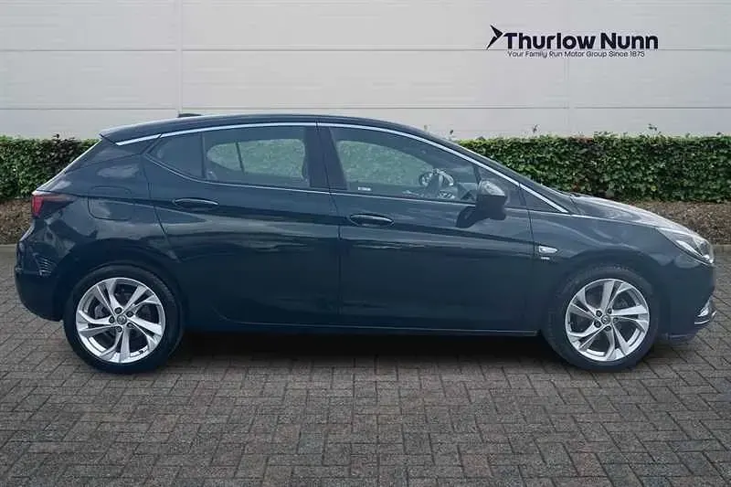 Używany Vauxhall Astra SRi 150 KM (110 kW) 2016 Zielony Hatchback
