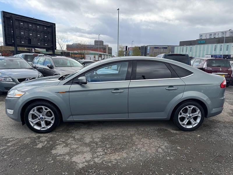 Usado Ford Mondeo Titanium 2010 Cinzento Citadino