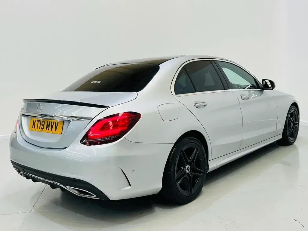 Used Mercedes C220 AMG Line Premium Plus 194 HP (142 kW) 2019 Silver Sedan