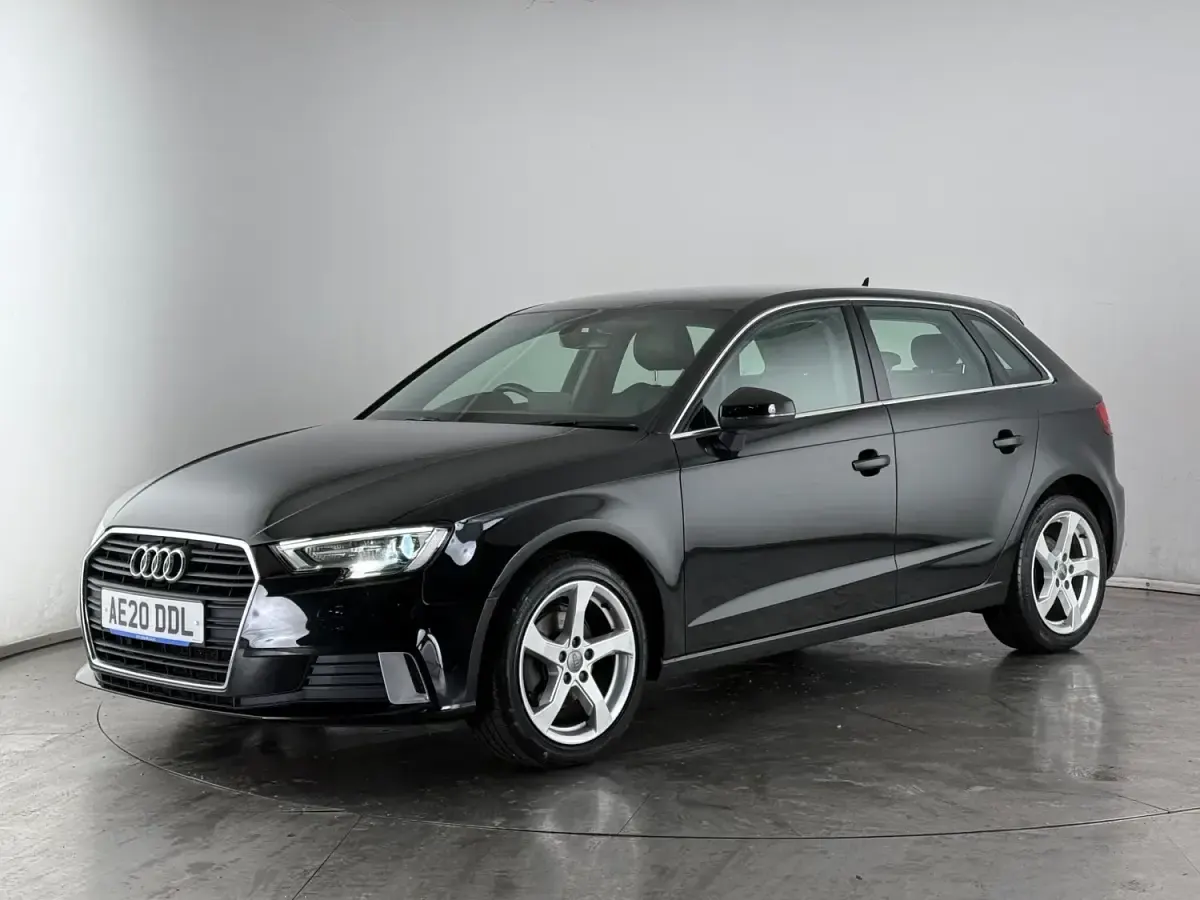 Usado Audi A3 Sportback Sport 2023 Cinzento Citadino