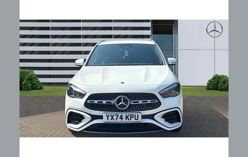 Used Mercedes GLA220 Executive 190 HP (139 kW) 2024 White SUV