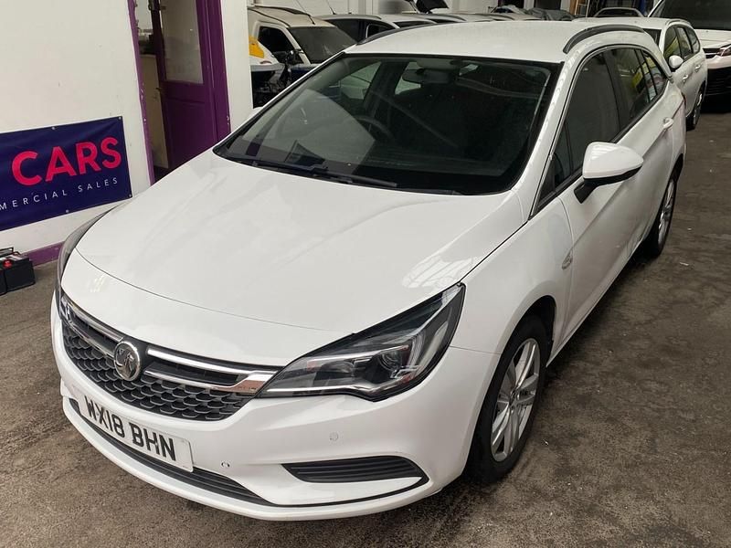Second-hand Vauxhall Astra 2018 Alb Break