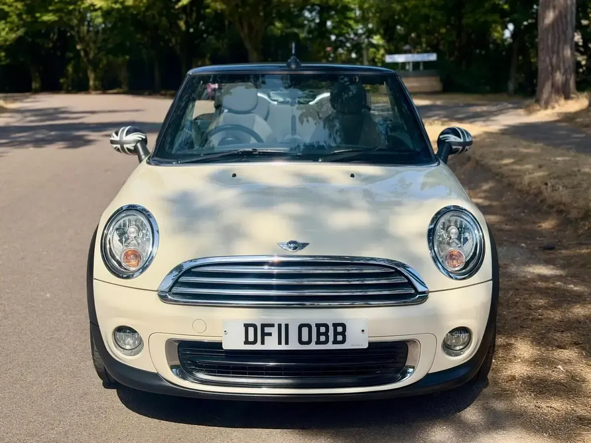 Used Mini ONE 98 HP (72 kW) 2011 White Hatchback