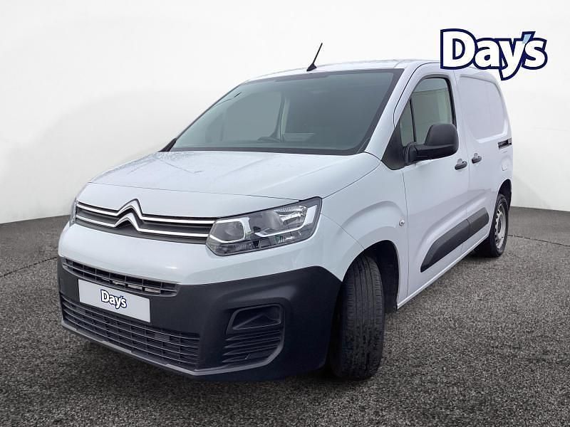 Used Citroën Berlingo 100 HP (73 kW) 2023 White MPV