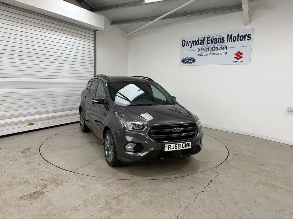 Second-hand Ford Kuga ST-Line 150 CP (110 kW) 2019 Gri SUV
